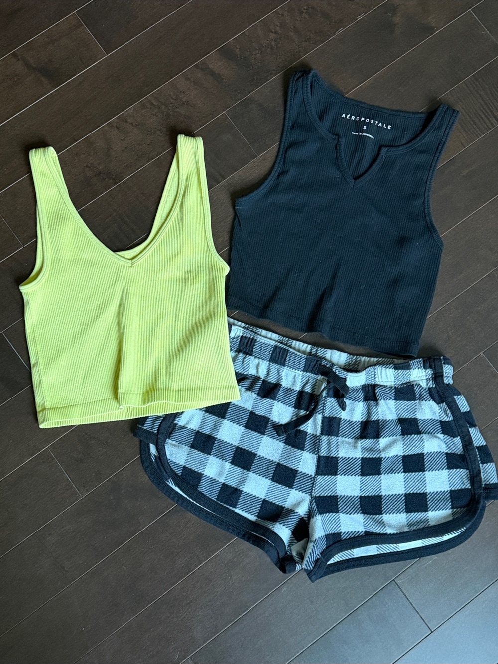 Aeropostale Bundle-Black & Lime  cropped  Tanks w/cozy drawstring shorts sz S/M